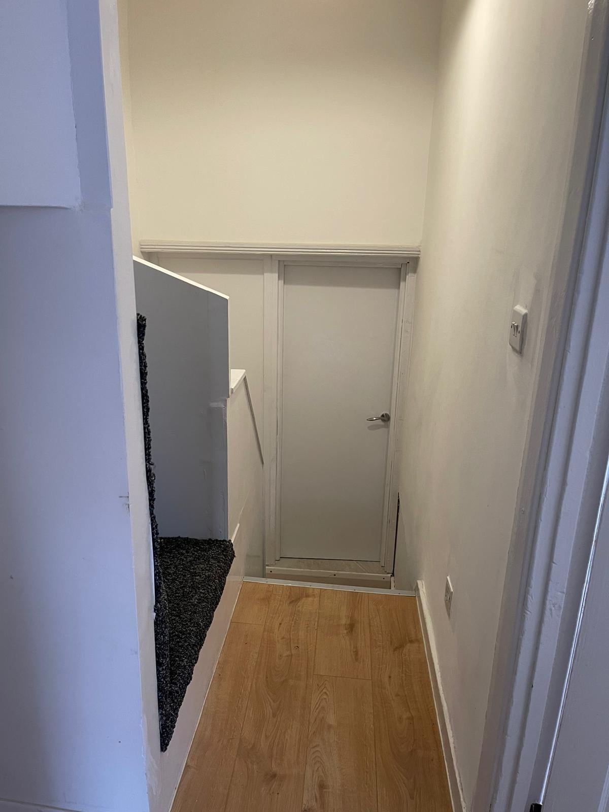 Room Hoe Street in Greater London