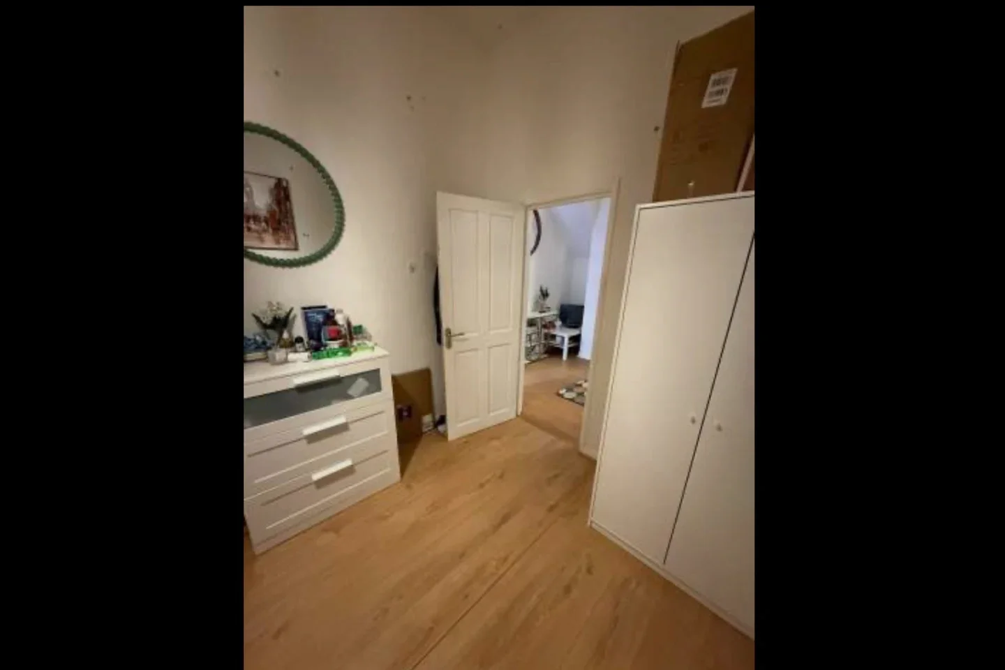 Room Ballards Lane in Greater London