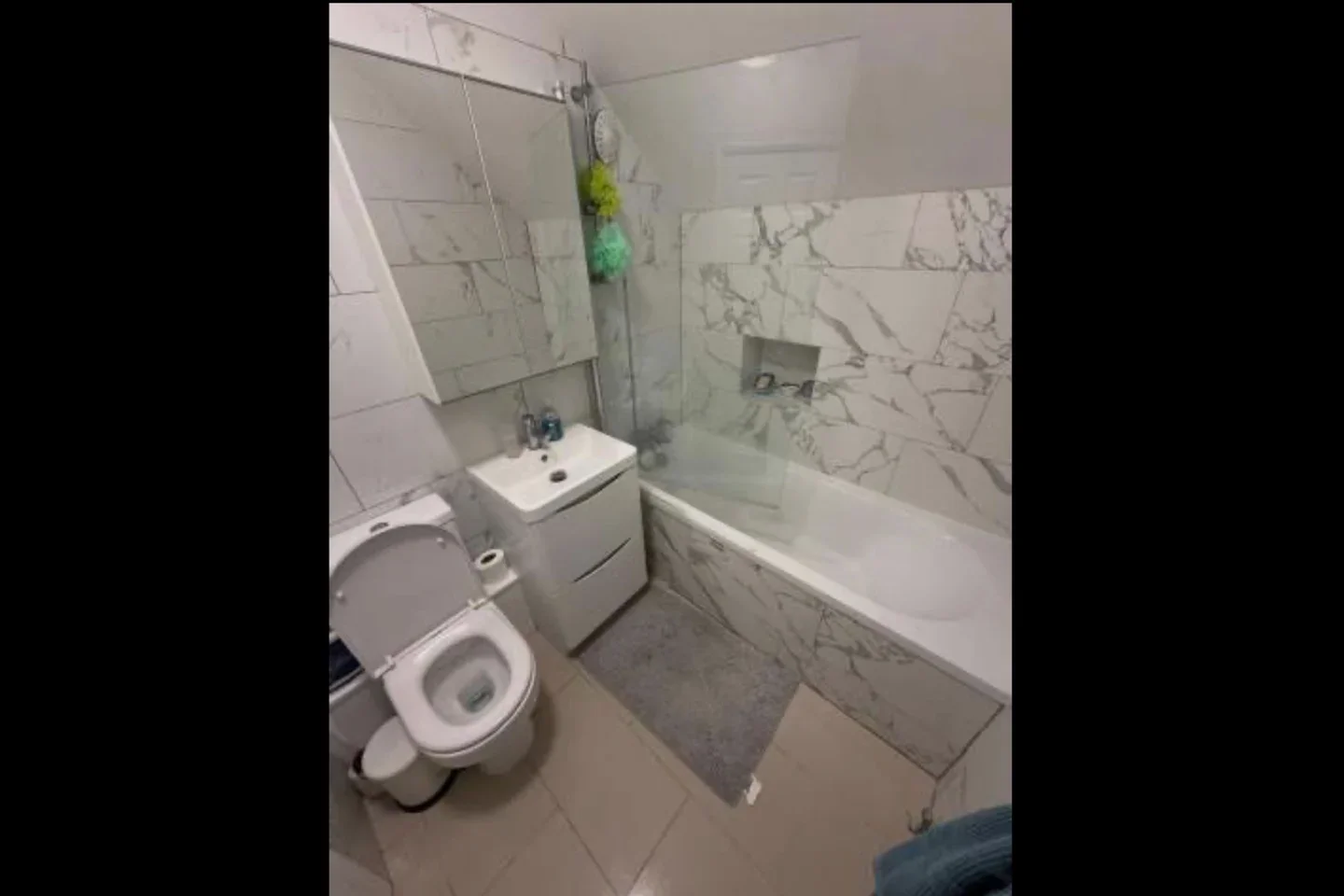 Room Ballards Lane in Greater London