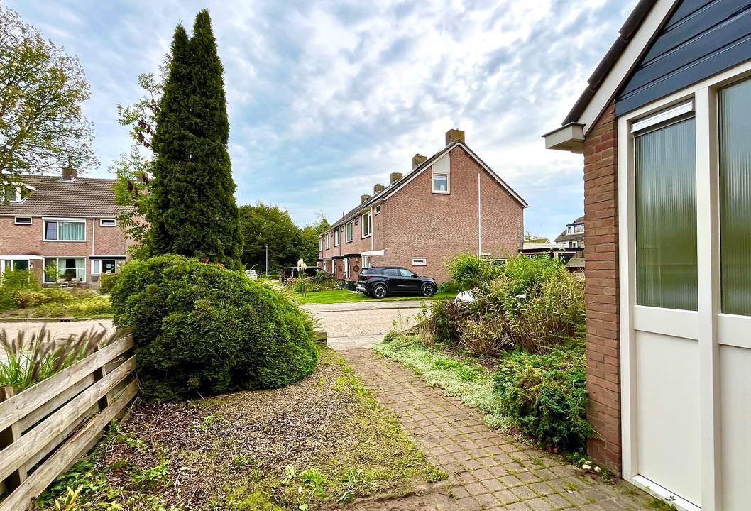 Huis Aardebaan 39 in Opmeer