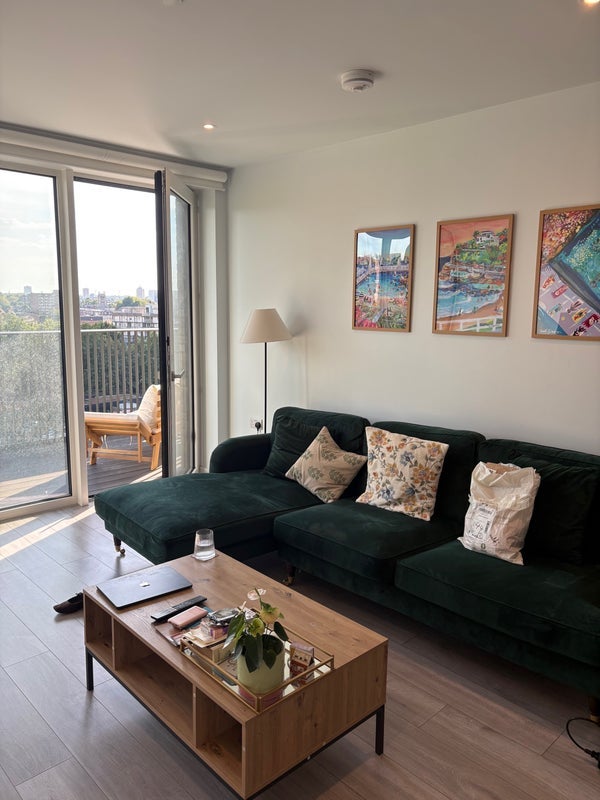 Room Ash Avenue in Greater London