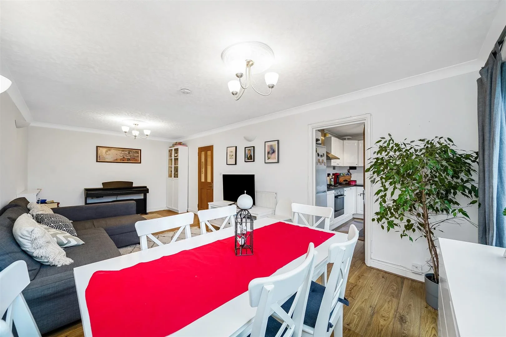 Flat The Ridgeway in Greater London