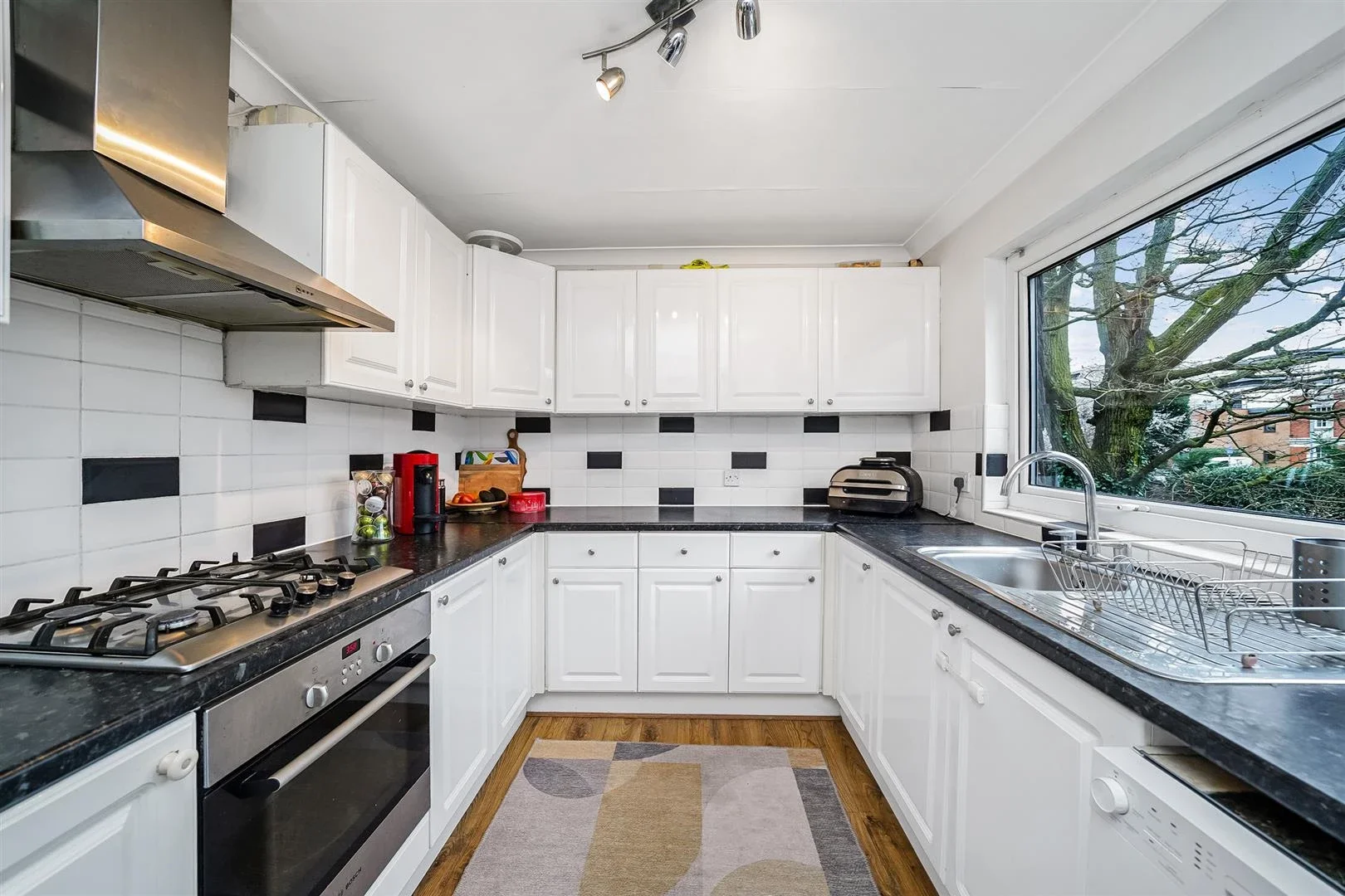 Flat The Ridgeway in Greater London