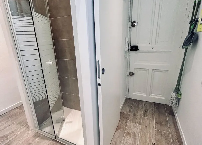 Flat Avenue Georges Clemenceau in Nice