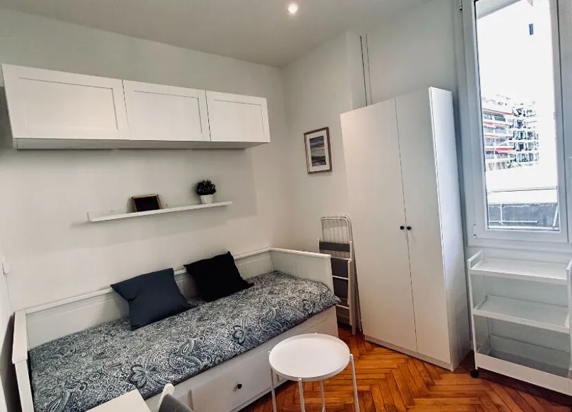 Flat Avenue Georges Clemenceau in Nice