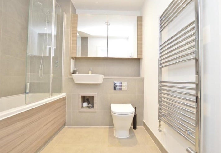 Room Fleet Road in Greater London
