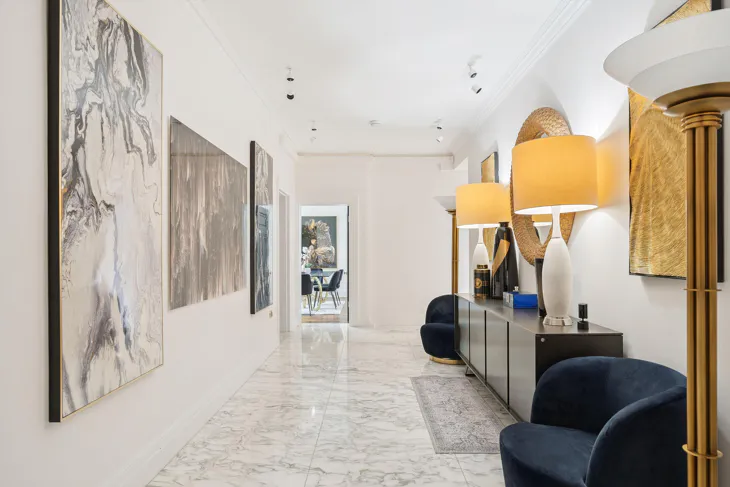 Flat Oakwood Court in Greater London