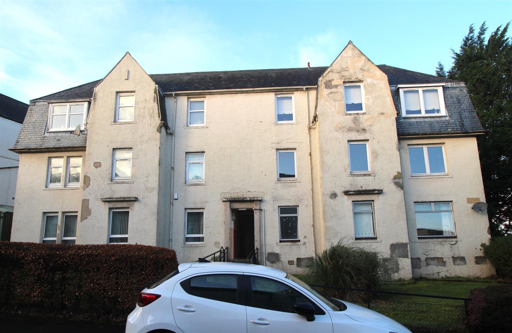 Flat Lemmon Street in Greenock