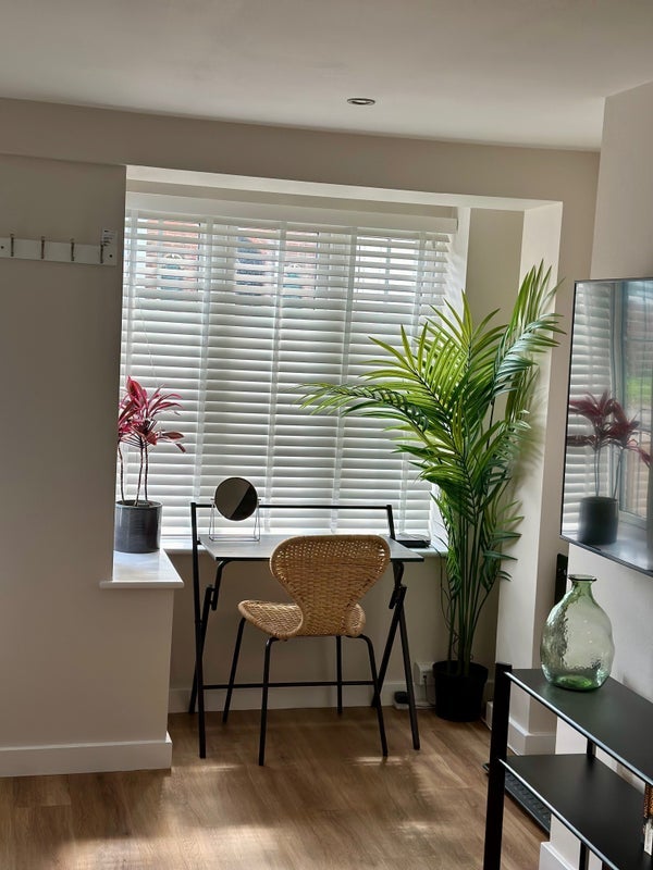 Room Hill Road in Greater London