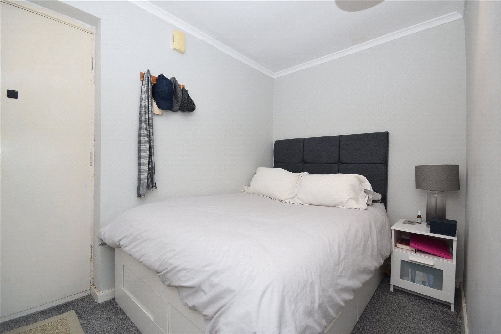 Flat Fieldway Avenue in Leeds