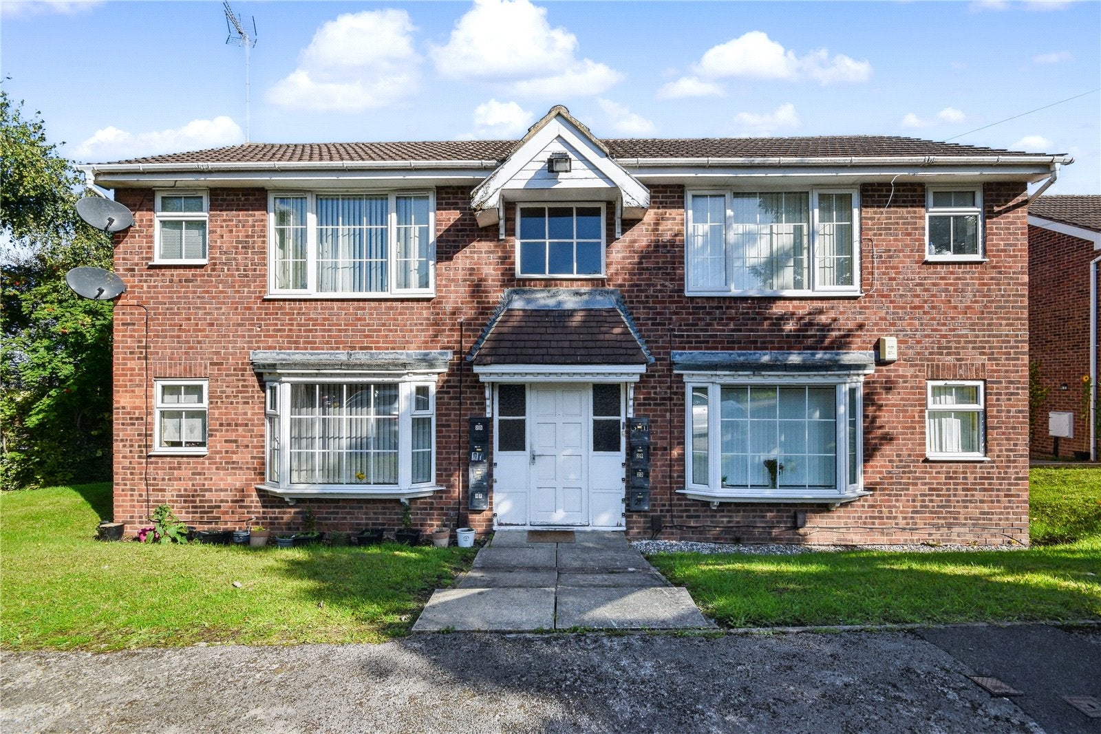 Flat Fieldway Avenue in Leeds