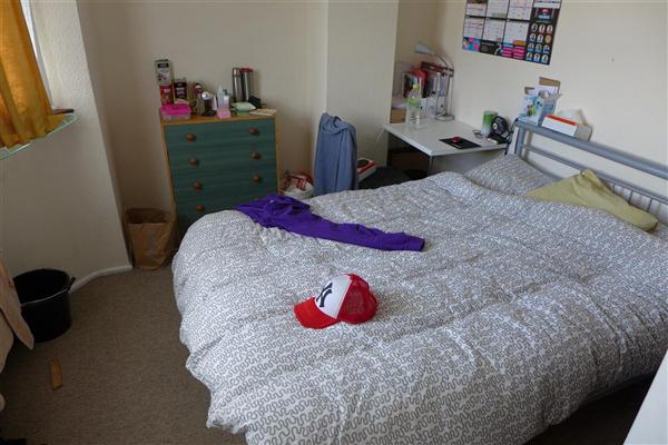 House Hunters Way in Filton
