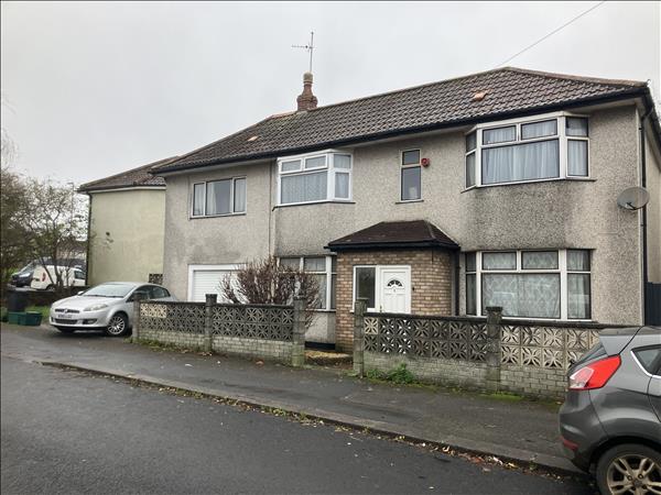 House Hunters Way in Filton