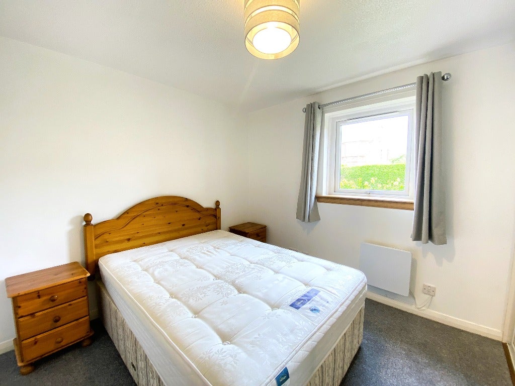Flat Polwarth Terrace in City of Edinburgh