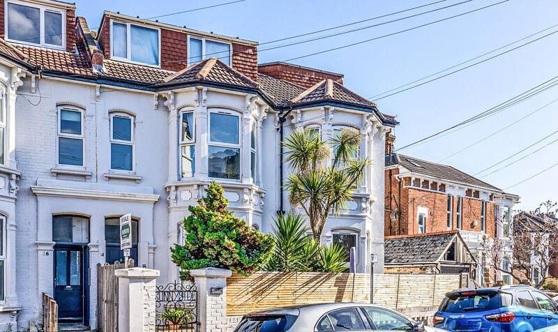 Flat Worthing Road in Portsmouth