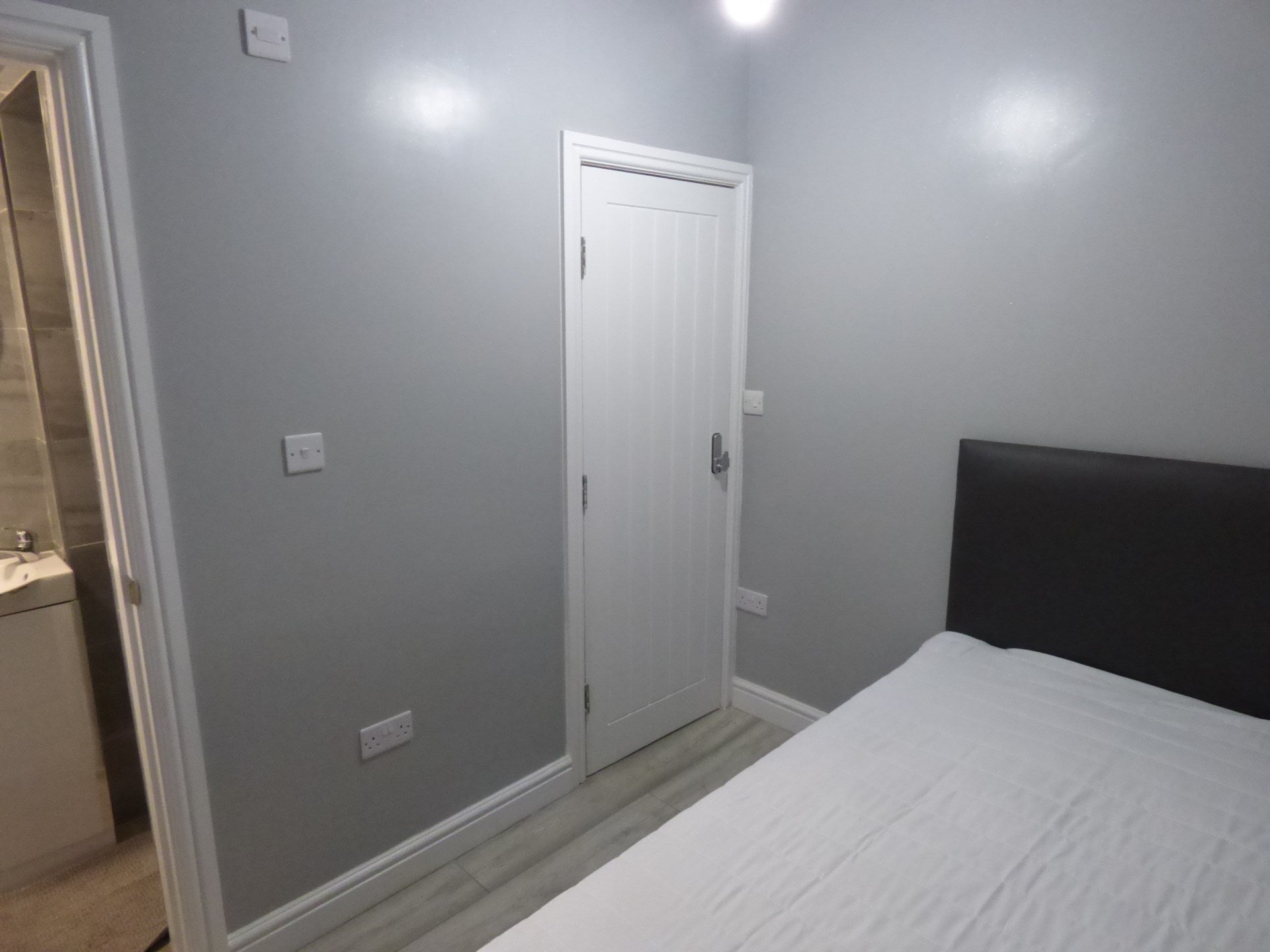 Room Avondale Road in Luton