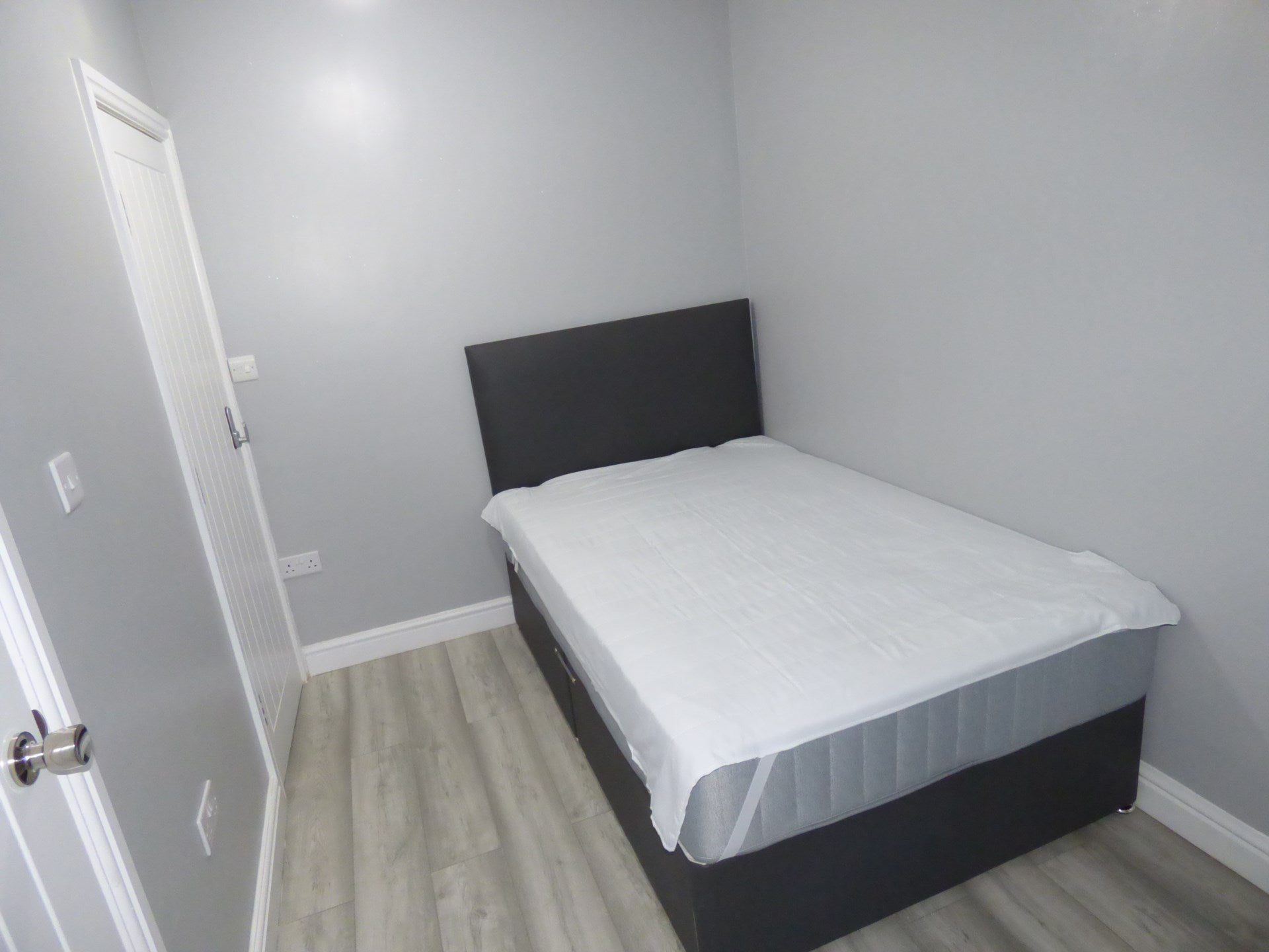 Room Avondale Road in Luton