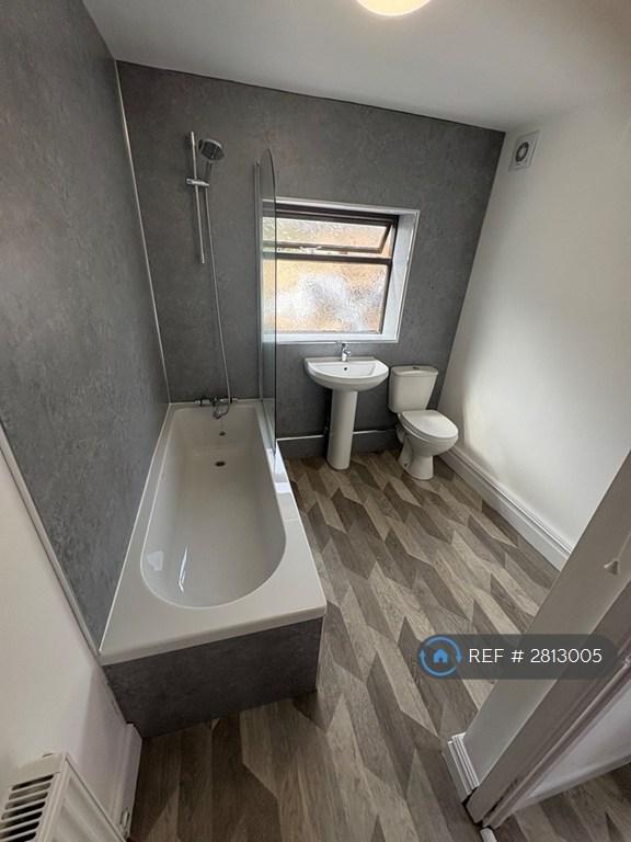 Flat King Street in Pontypridd