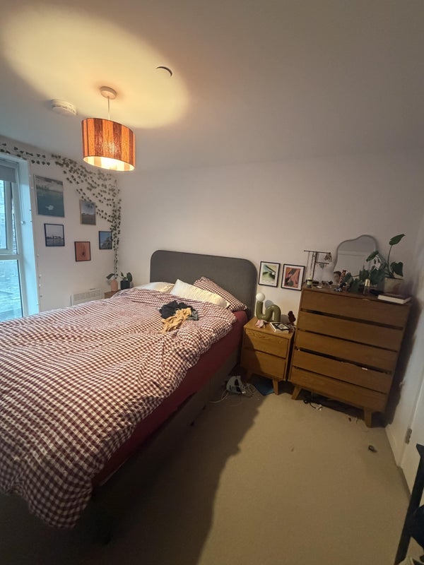 Room Dearmans Place in Salford