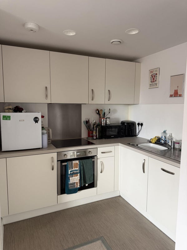 Room Dearmans Place in Salford