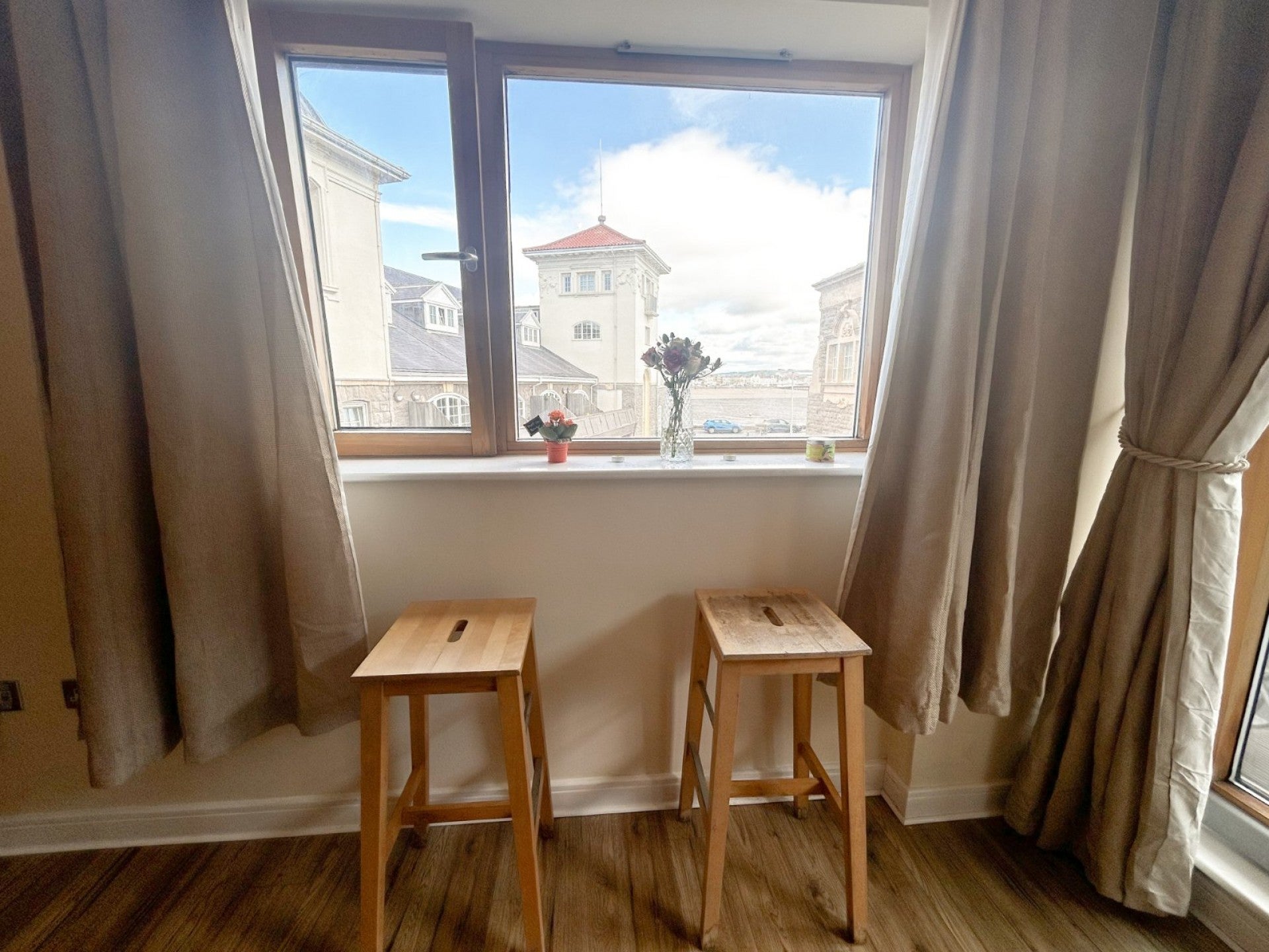 Flat Knightstone Causeway in Weston-super-Mare