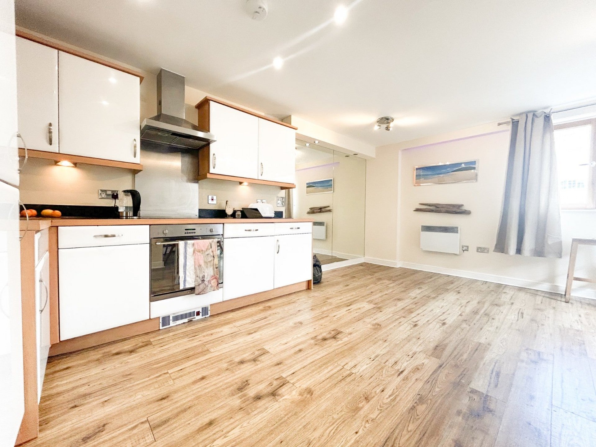 Flat Knightstone Causeway in Weston-super-Mare