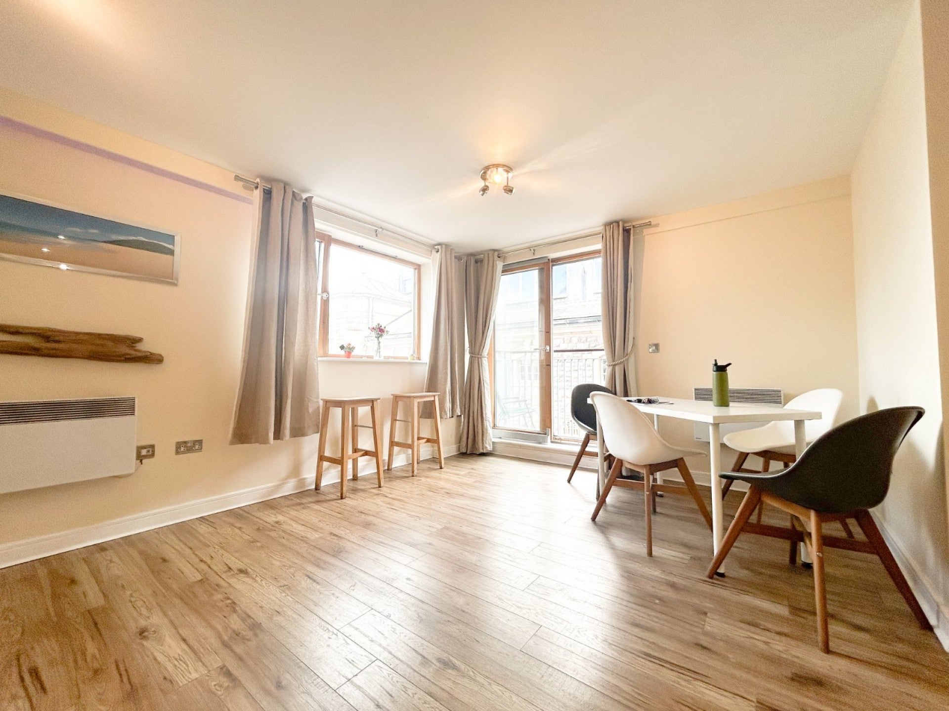 Flat Knightstone Causeway in Weston-super-Mare