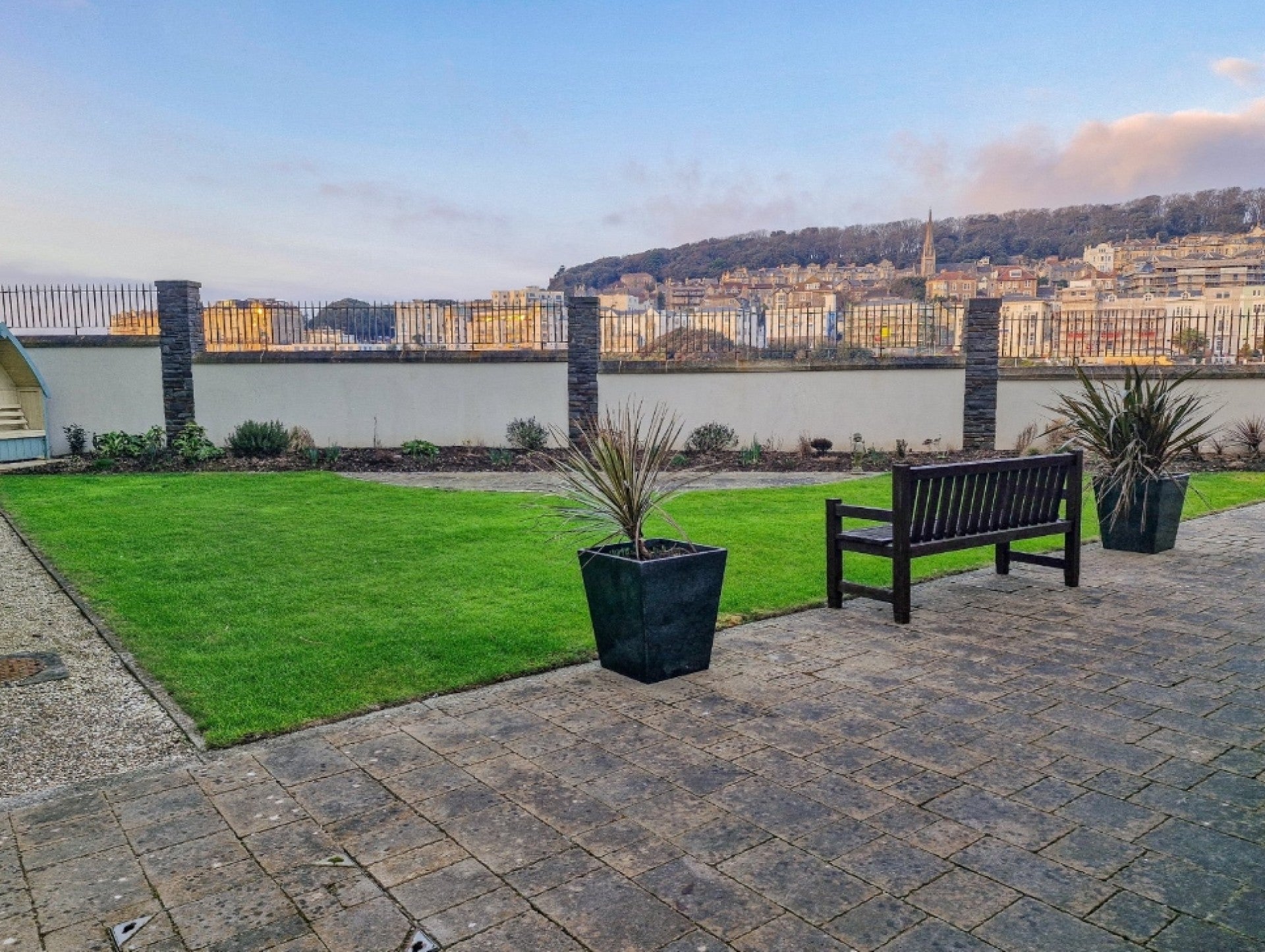 Flat Knightstone Causeway in Weston-super-Mare