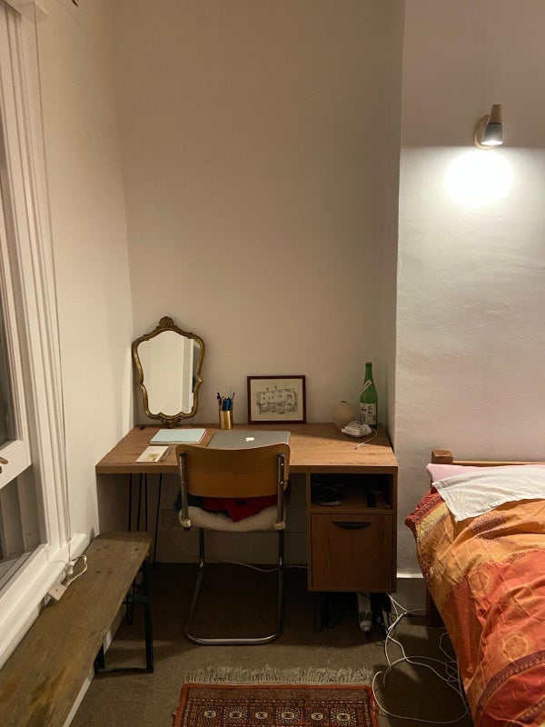 Room Mountgrove Road in Greater London