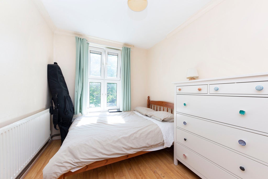 Flat Minshull Street in Greater London