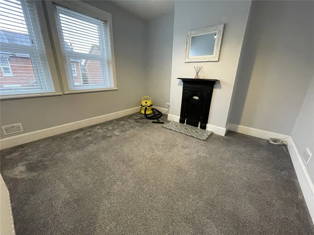 Flat Ethelbert Road in Wimborne Minster