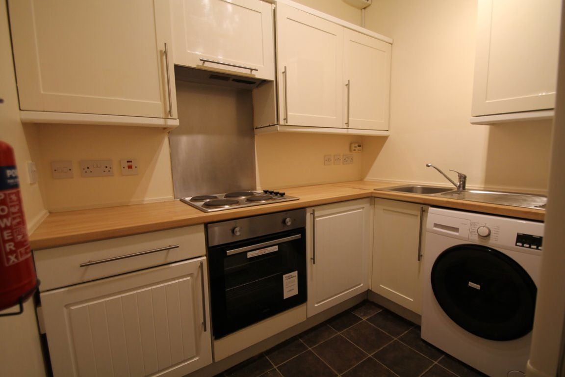 Room Kemback Street in Dundee