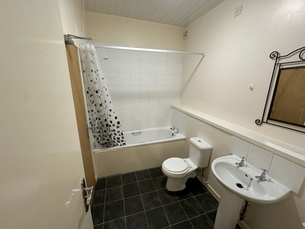 Room Kemback Street in Dundee