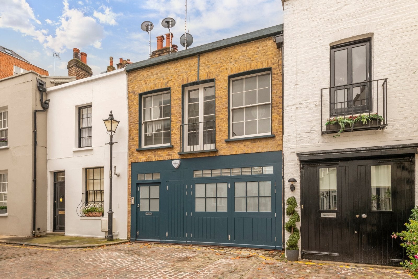 House Victoria Grove Mews in Greater London