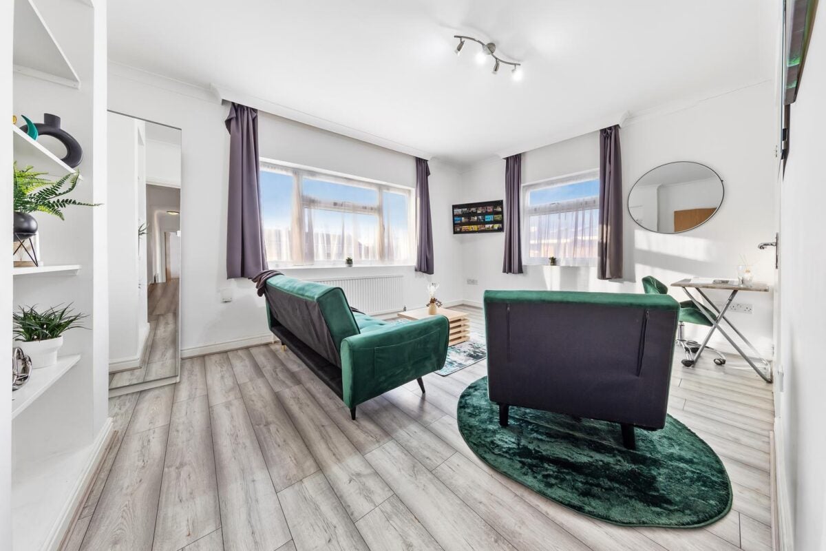 Flat Philip Lane in Greater London