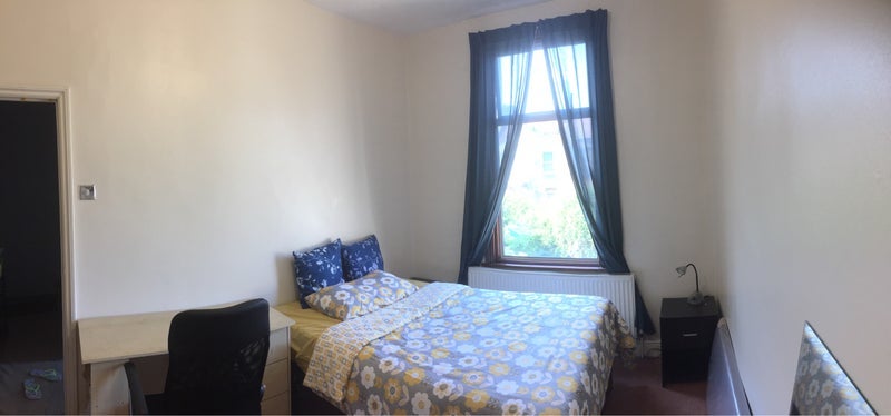 Room Grove Green Road in Greater London