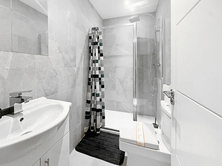Flat Avebury Boulevard in Milton Keynes