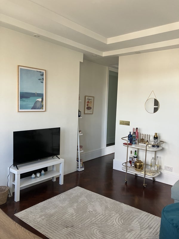 Room Macaulay Road in Greater London
