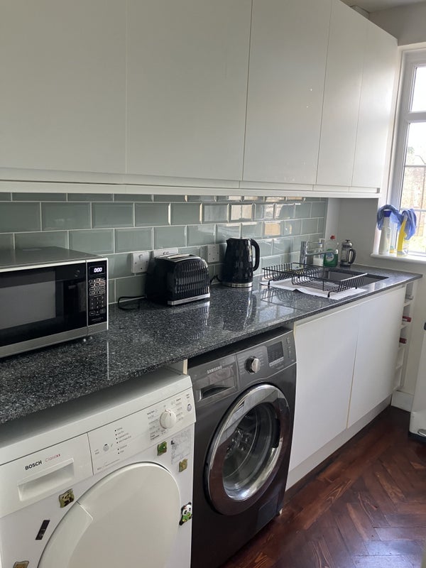 Room Macaulay Road in Greater London