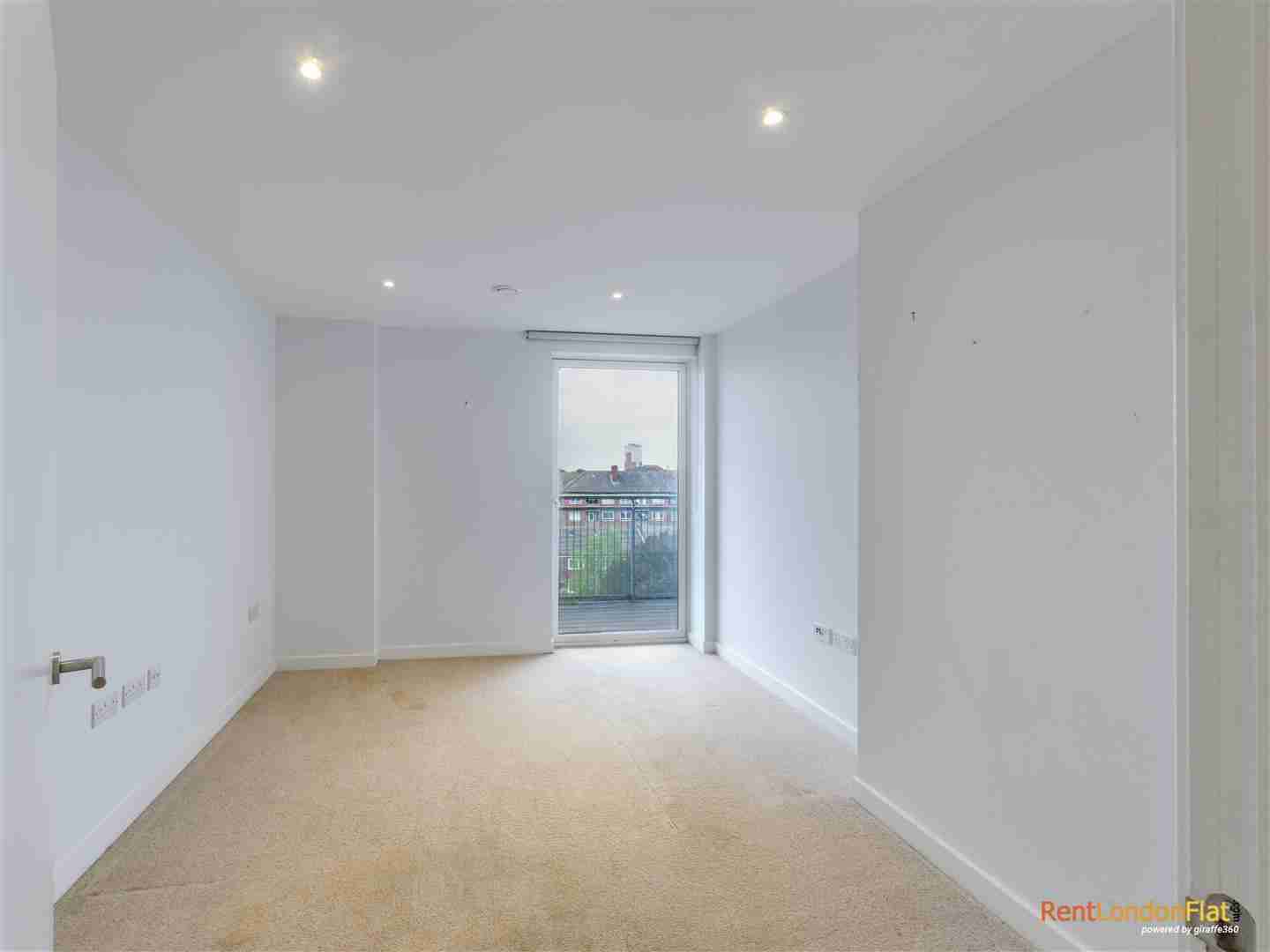 Flat Carriage Way in Greater London