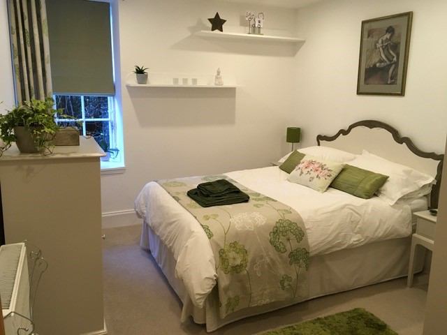Room Smiths Land in City of Edinburgh