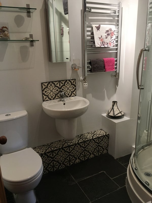Room Smiths Land in City of Edinburgh