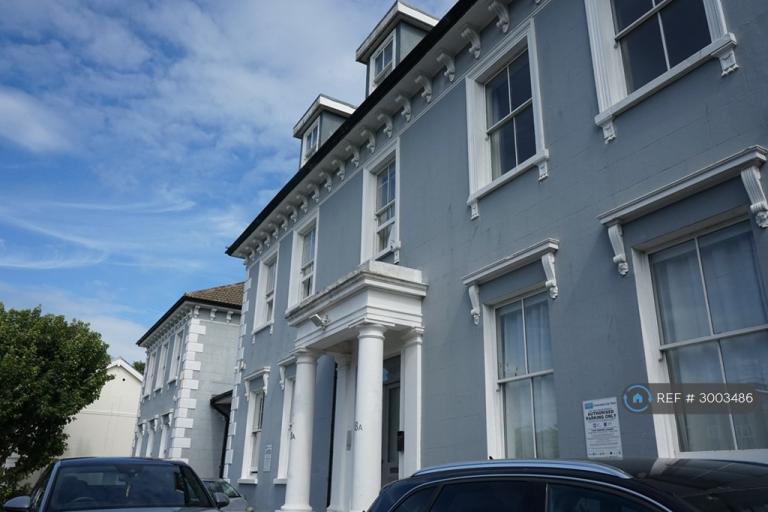 Flat Wellington Road in Brighton