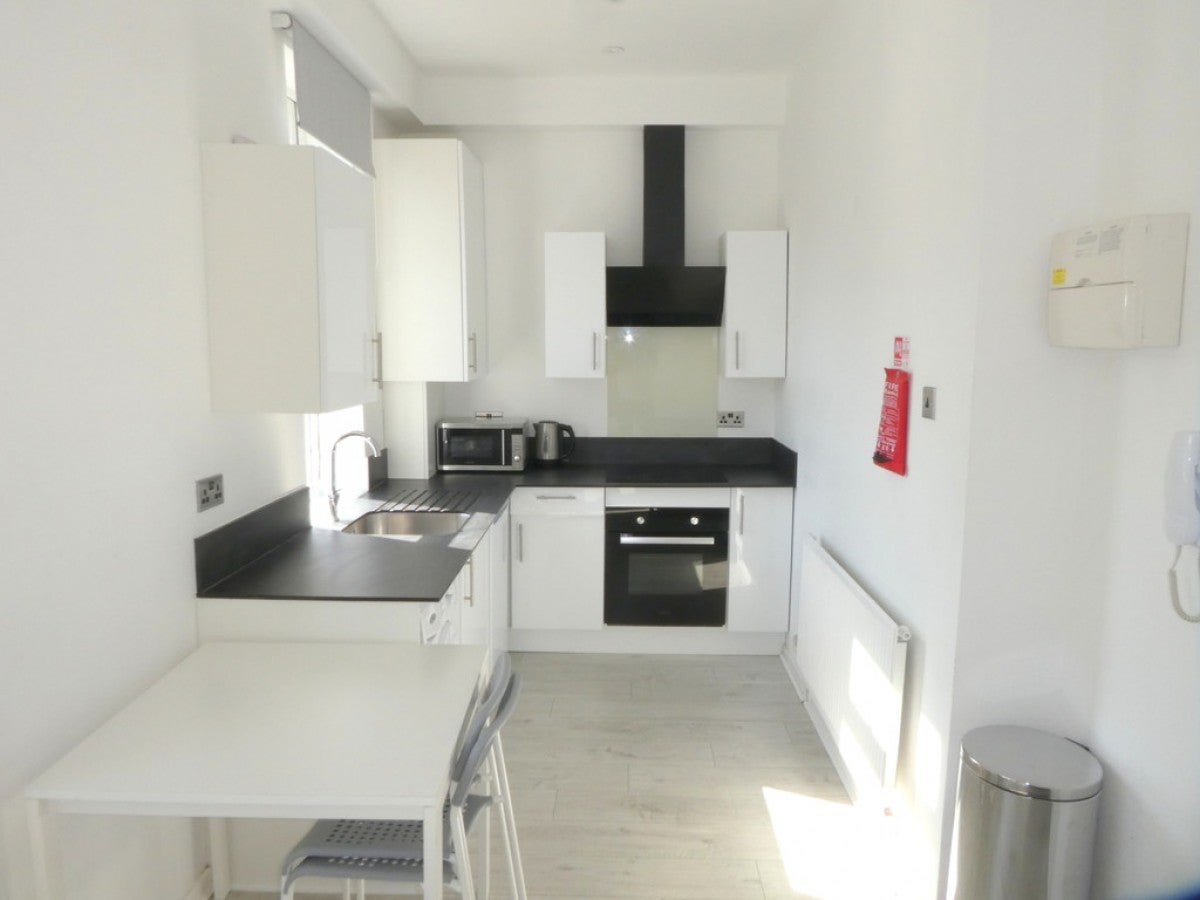 Flat Neston Avenue in Manchester