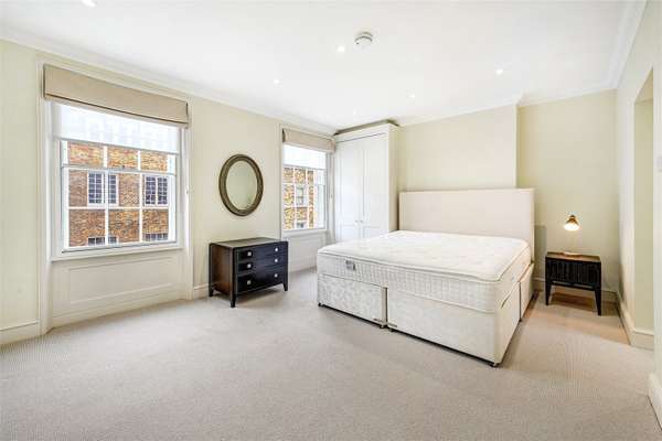 Flat West Halkin Street in City of Westminster