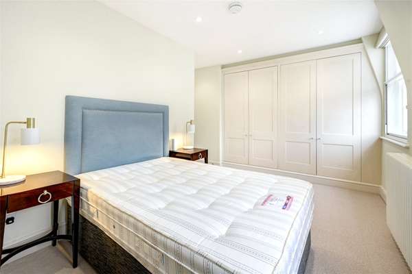Flat West Halkin Street in City of Westminster
