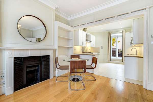 Flat West Halkin Street in City of Westminster