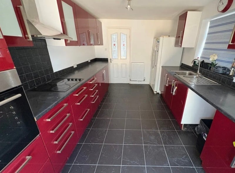 House Broxtowe Drive in Ashfield