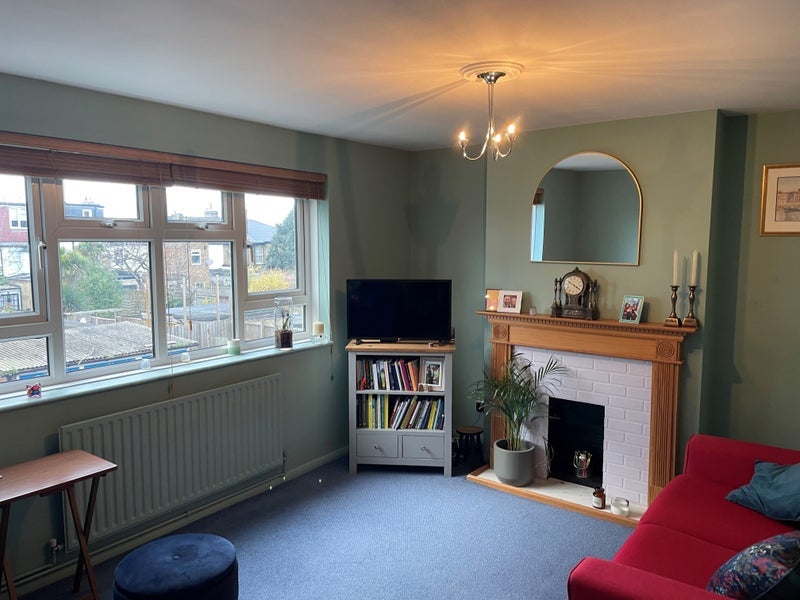 Room Wharton Road in Greater London