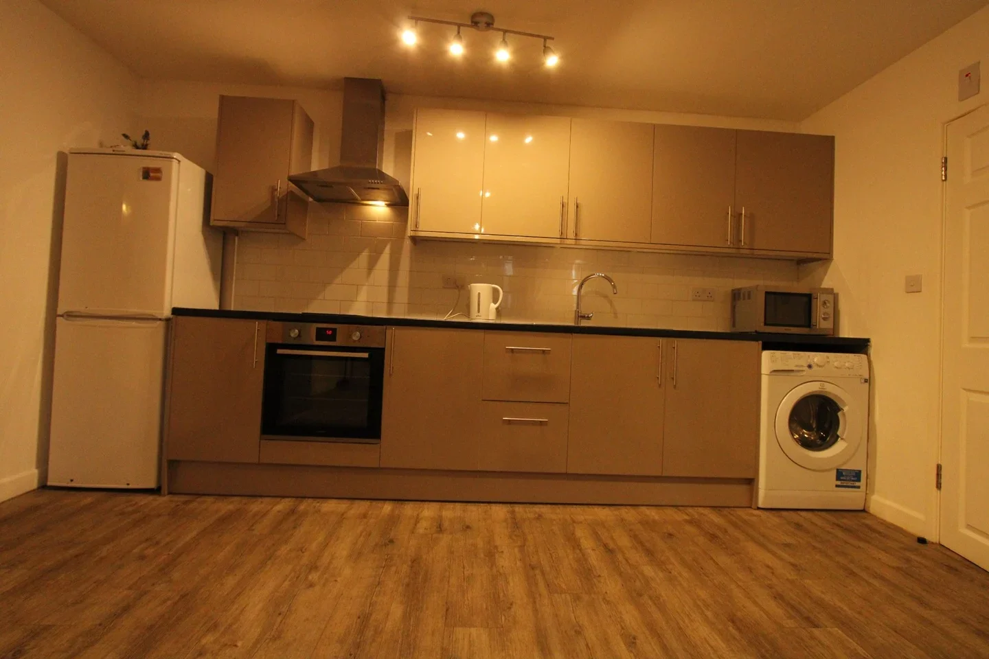 Flat Uxbridge Road in Greater London